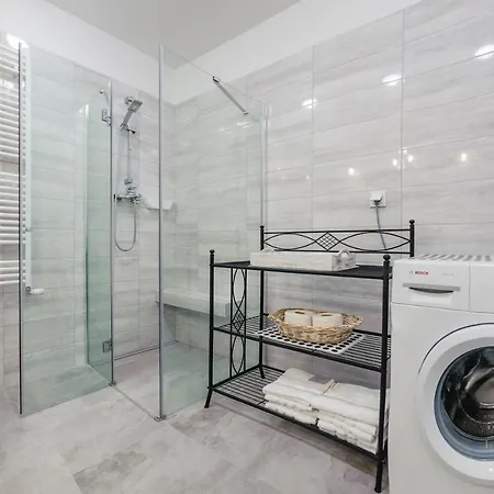 Gardenia, Sun & Snow