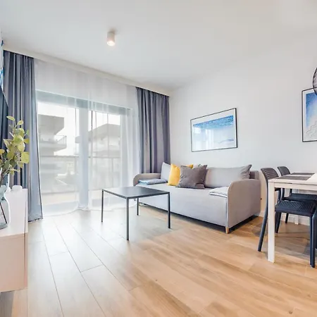 Gardenia, Sun & Snow *