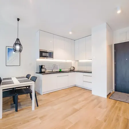 Gardenia, Sun & Snow *