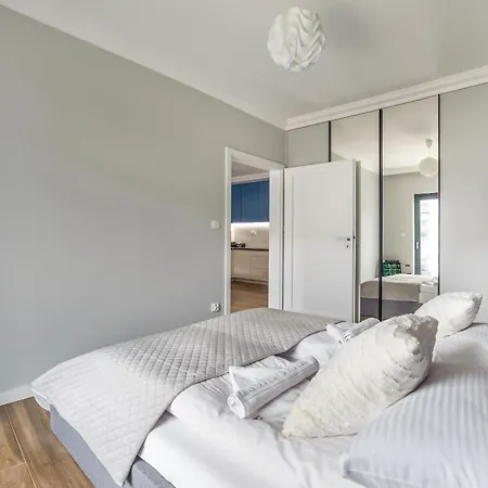 Gardenia, Sun & Snow