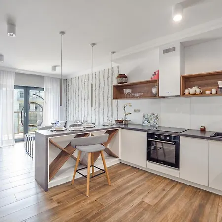 Gardenia, Sun & Snow *