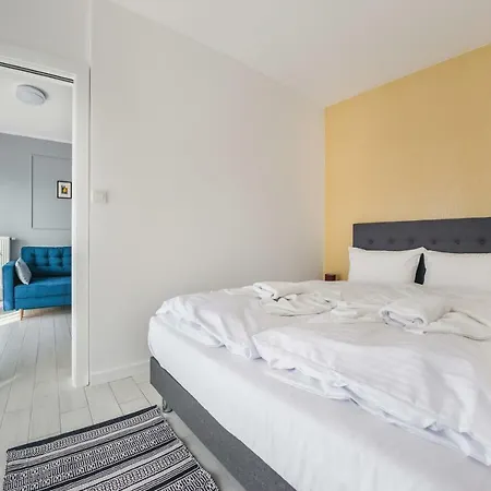 Gardenia, Sun & Snow *