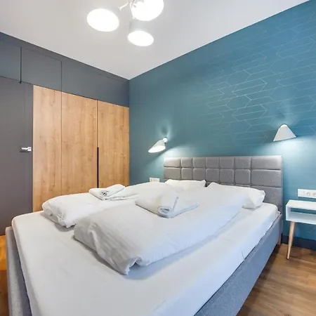 Gardenia, Sun & Snow *