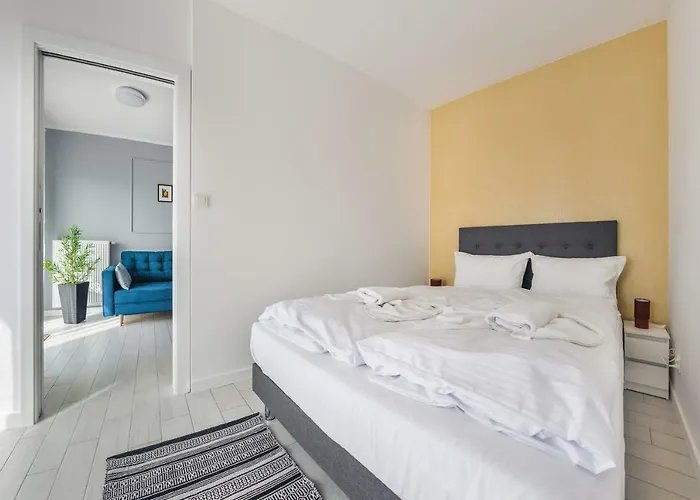 Gardenia, Sun & Snow *