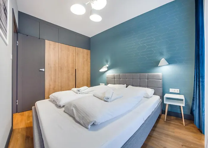 Gardenia, Sun & Snow *