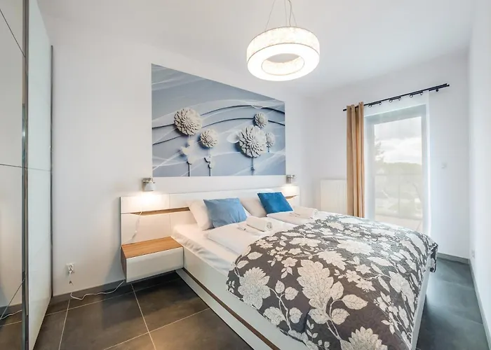 Gardenia, Sun & Snow Daire *